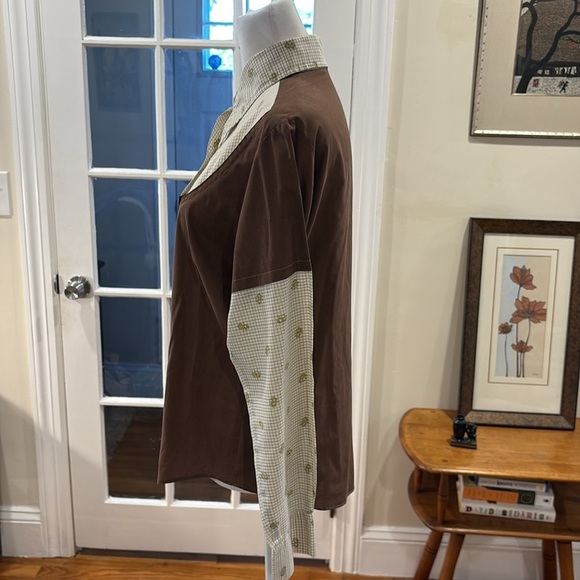 Vintage brown button down with patterned sleeves and top. Size M - Picture 7 of 7